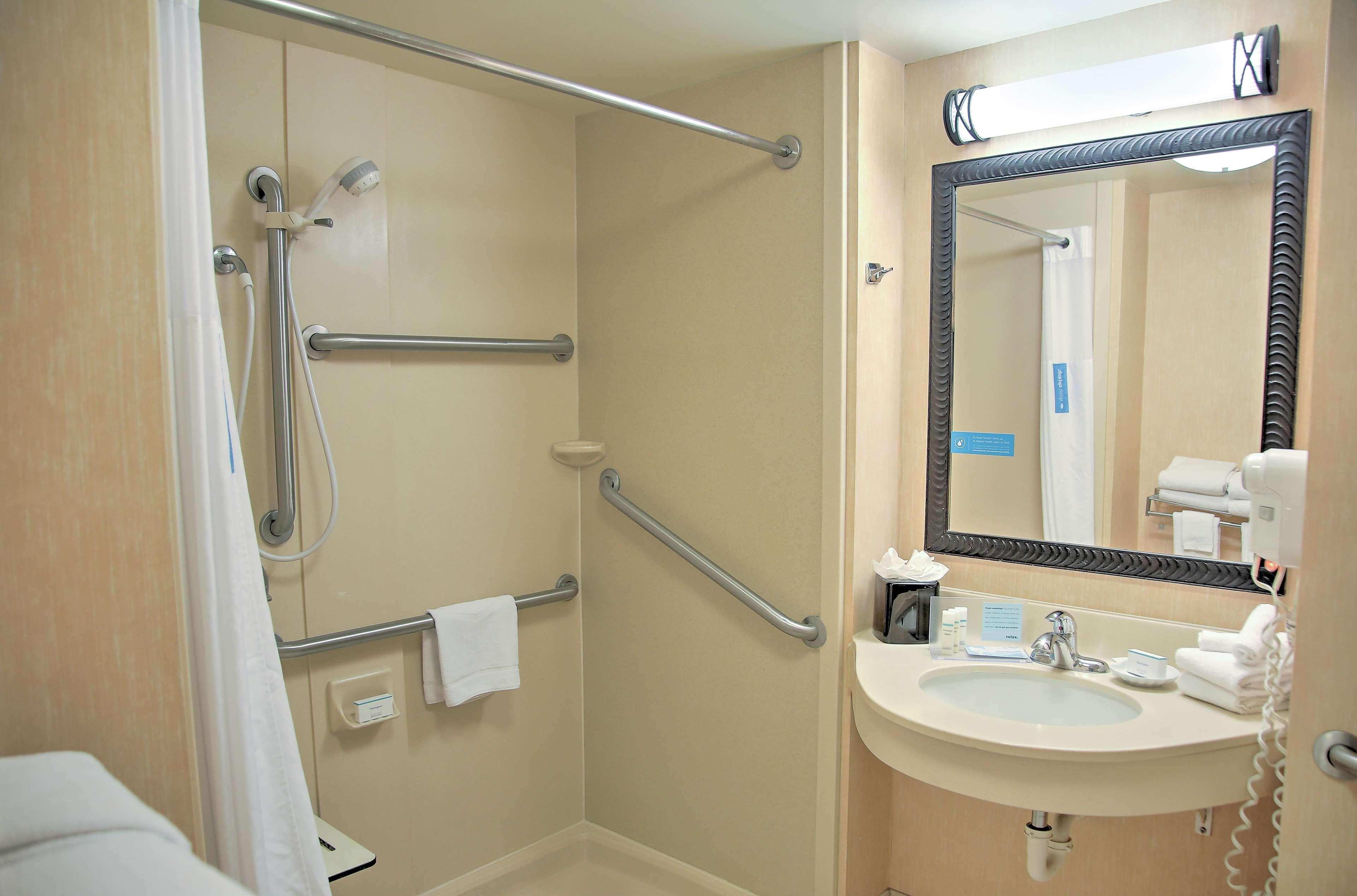 Hampton Inn Сідар-Сіті Екстер'єр фото